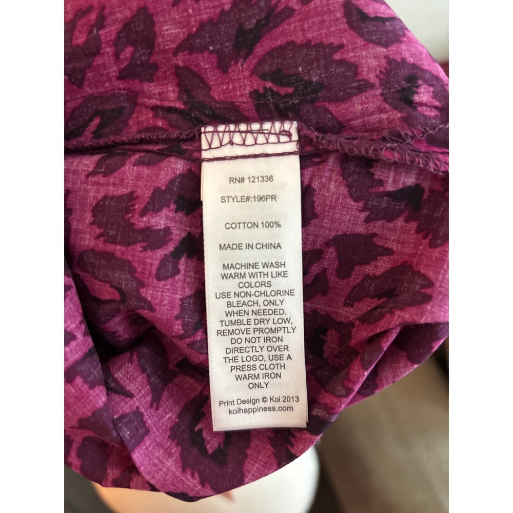 Koi by Kathy Peterson Purple Leopard Print Scrub Top XS NWT Cotton - Picture 4 of 4